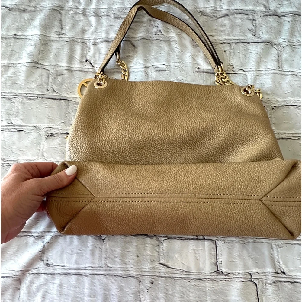 Michael Kors Neutral beige Jet Set Chain Shoulder Bag - Picture 6 of 16